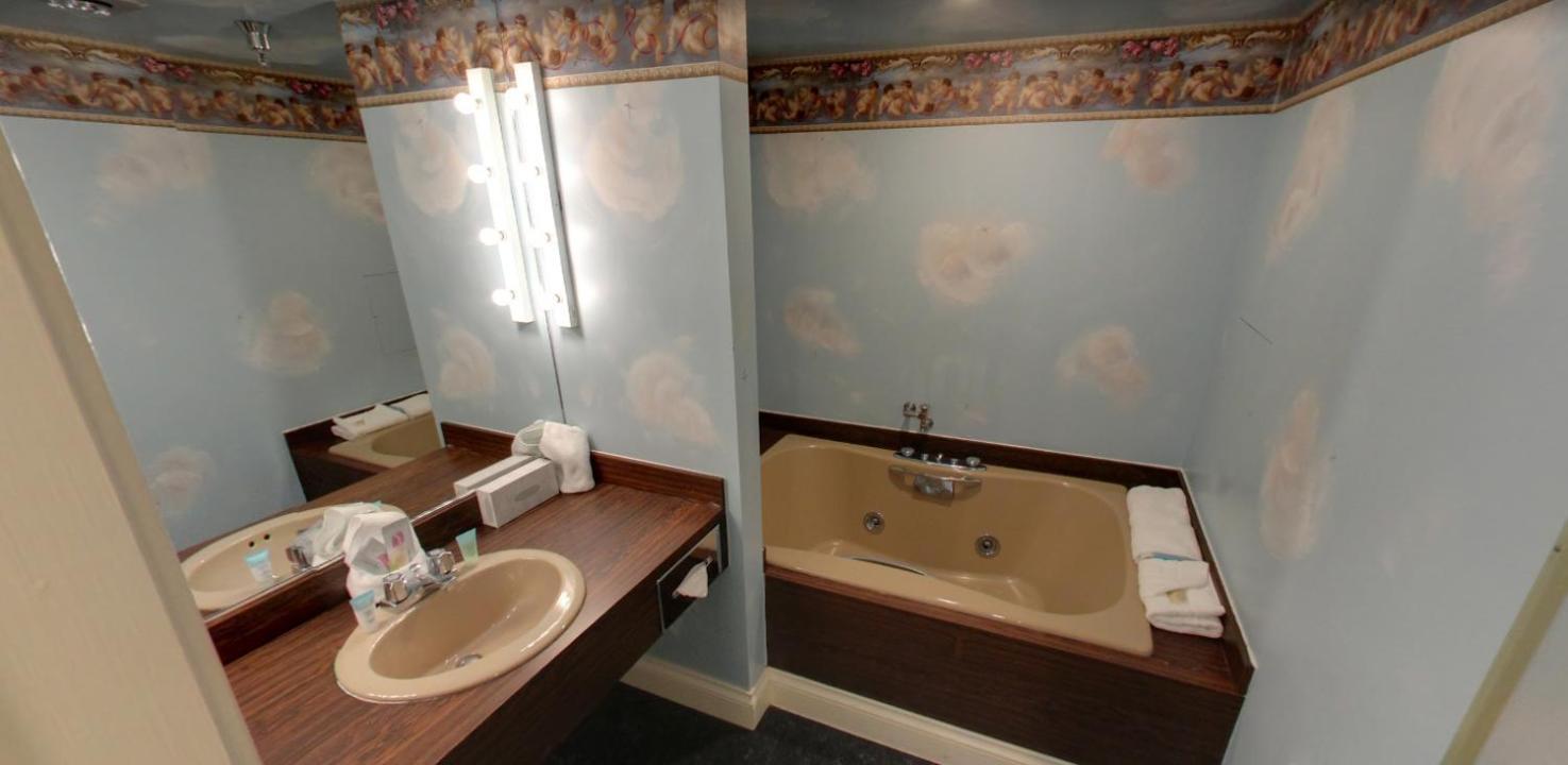 King Room Spa Bath