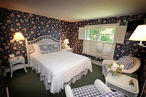 Metivier Inn-1