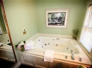 Metivier Inn-3